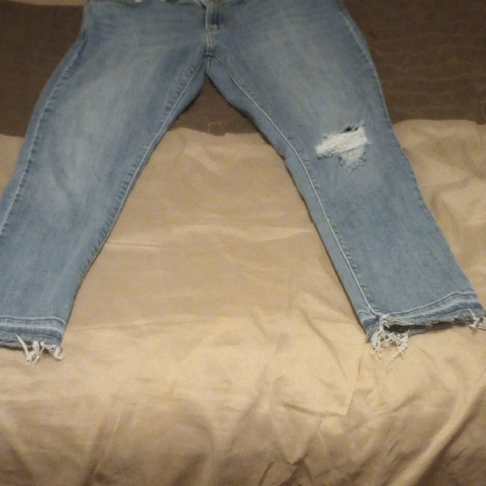 Levi's Blue Ankle Cropped Jeans with Distressed Details